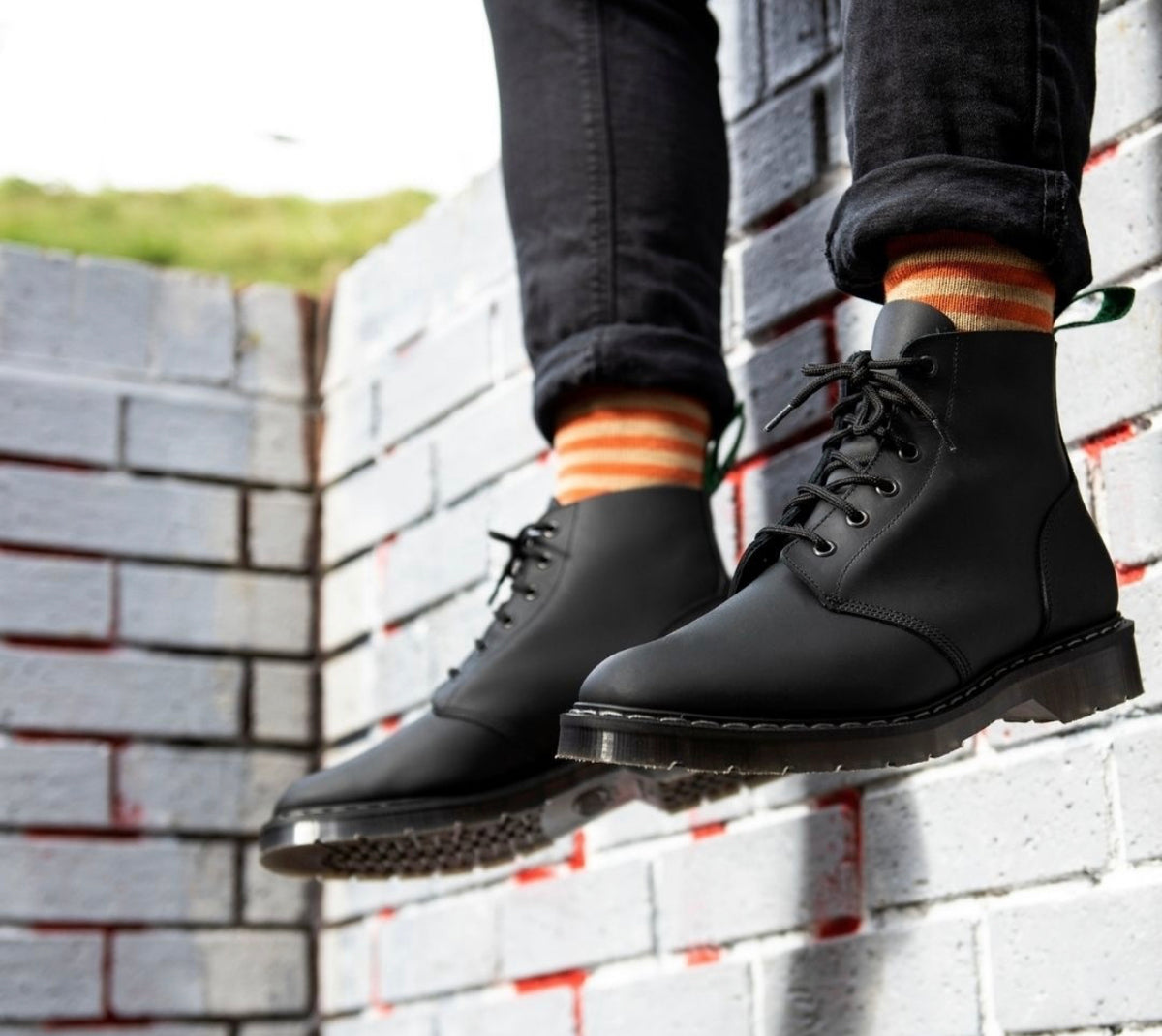 Solovair Black Greasy Astronaut Eyelet Boot Made In England