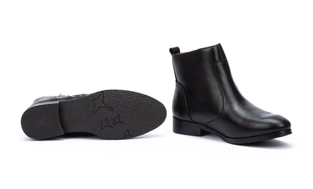 Pikolinos Royal W4D-8795 Black Zip Ankle Boot