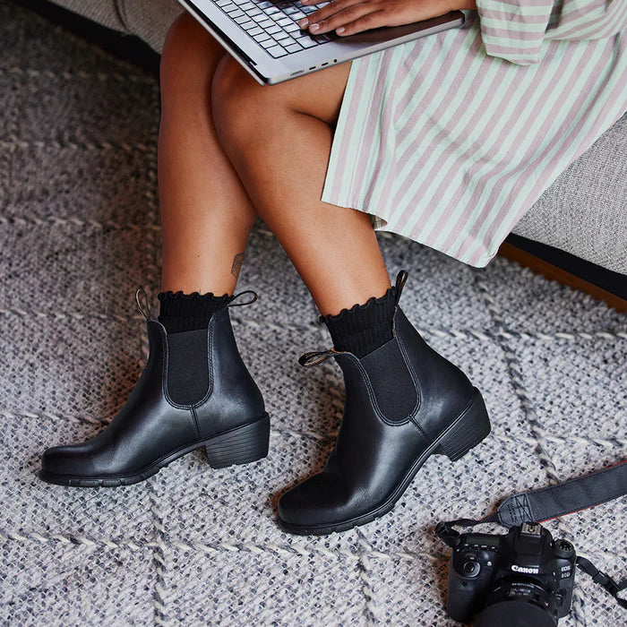 Blundstone 1671 Black Elastic Sided Cuban Heel Boot