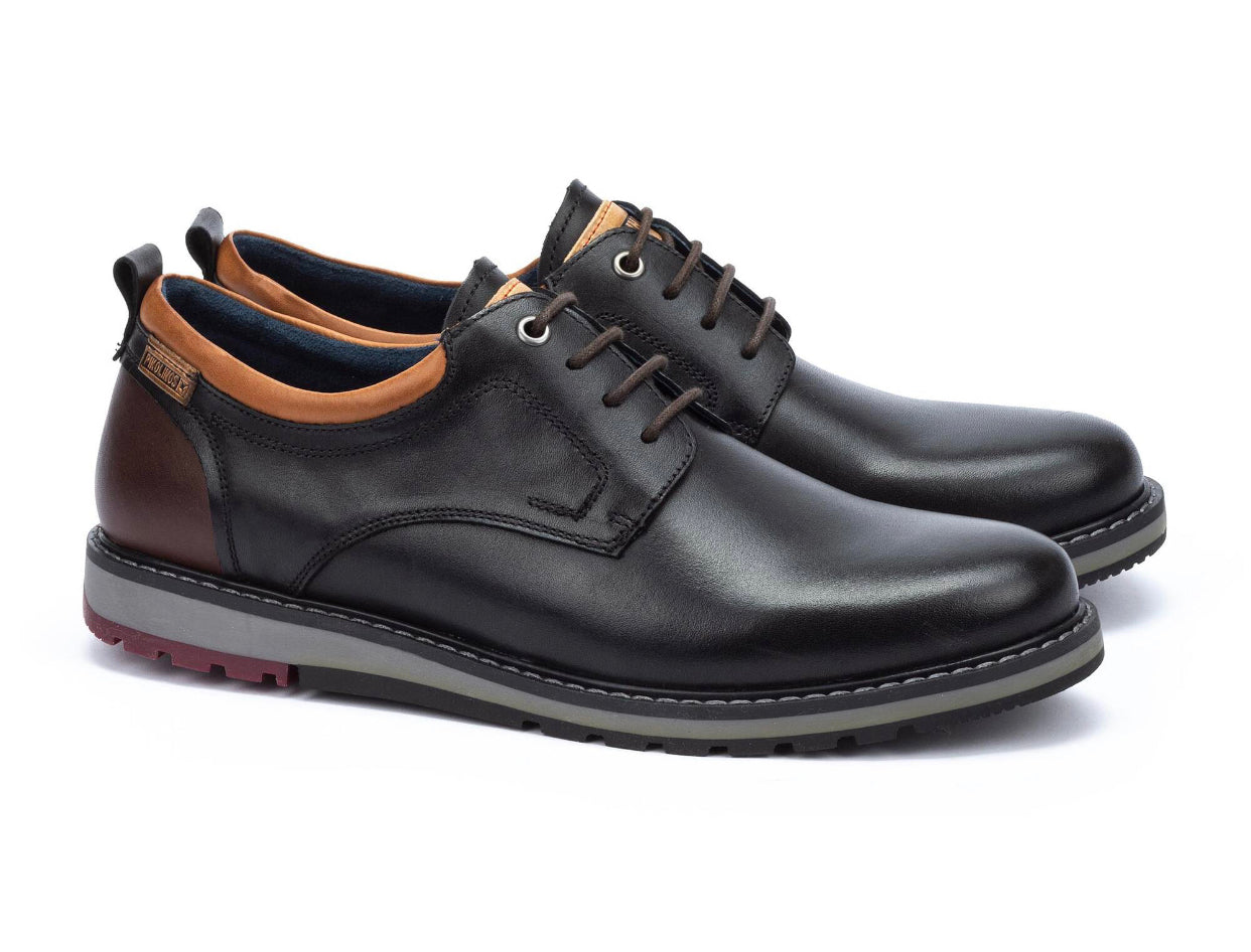 Pikolinos Berna M8J-4183 Black 4 Eyelet Shoe