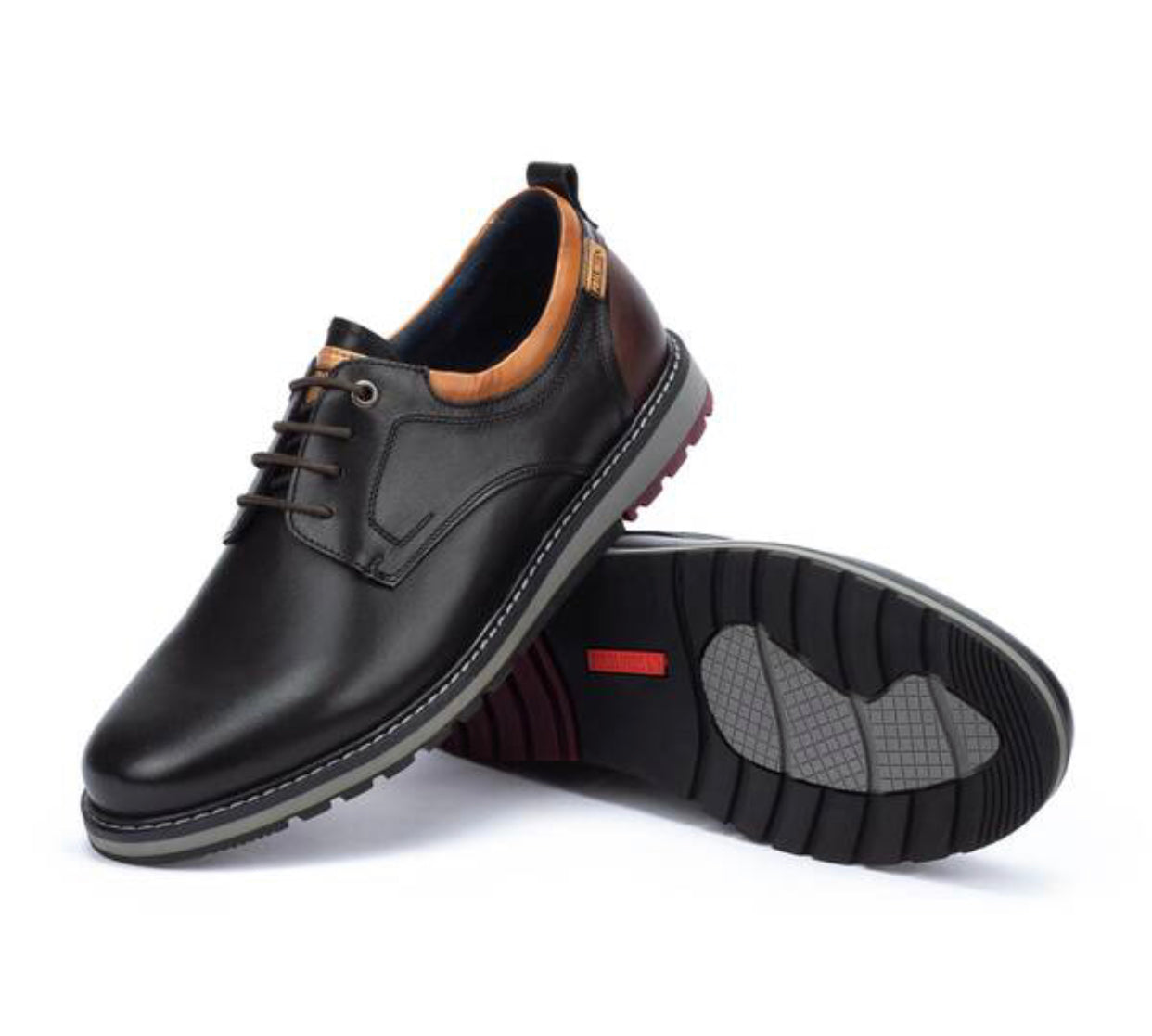 Pikolinos Berna M8J-4183 Black 4 Eyelet Shoe
