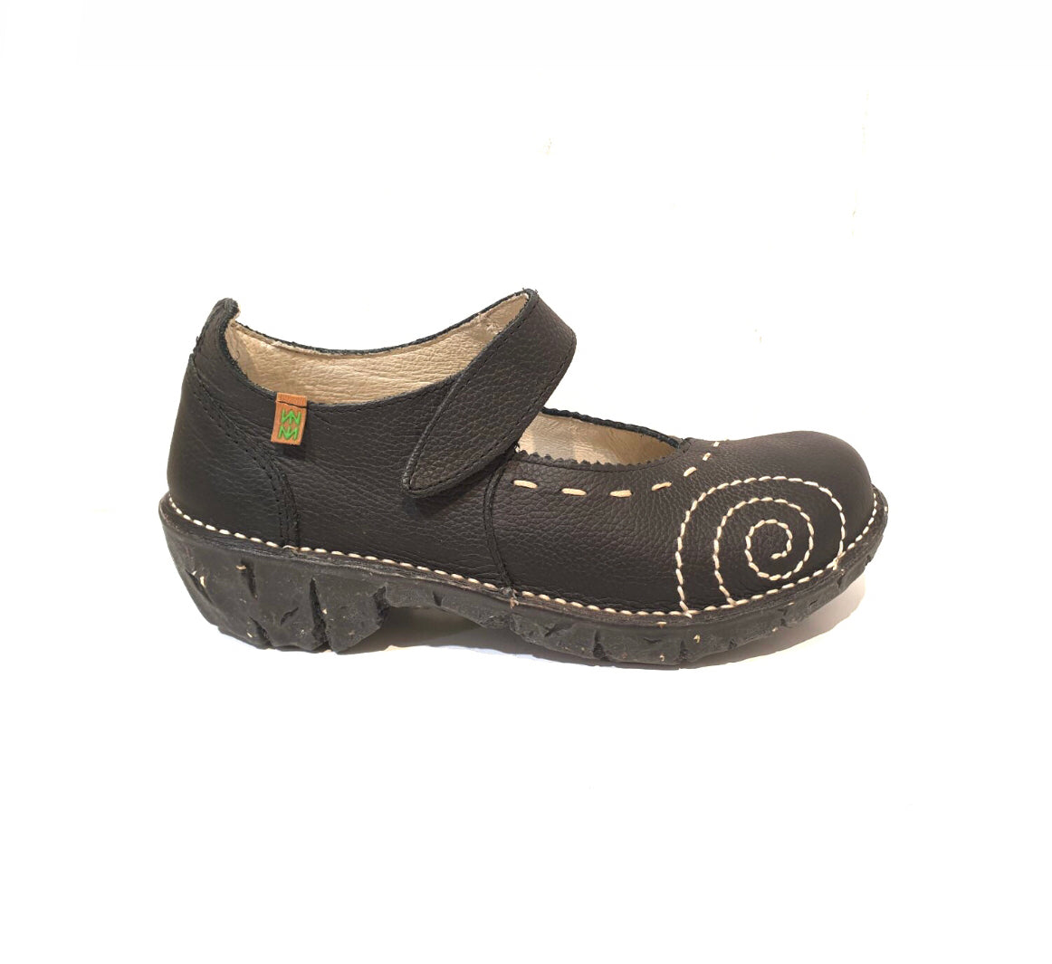 El Naturalista NC95 Black Grain Yggdrasil Velcro Mary Jane Made In Spain