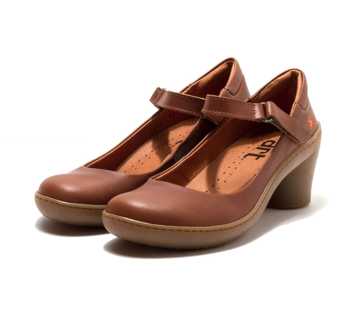 Art 1440 Alfama Cuero Light Tan Court Shoe Made In Spain