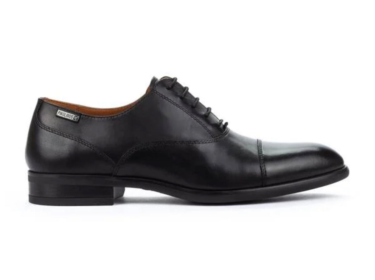 Pikolinos Bristol M7J-4184 Black 5 Eyelet Shoe