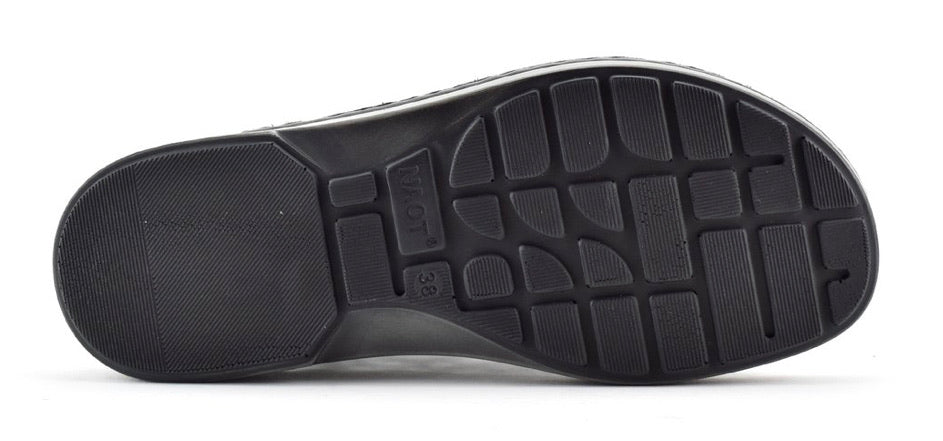 Naot Amadora Black Velvet Nubuk Leather Ladies Sandals Made In Israel