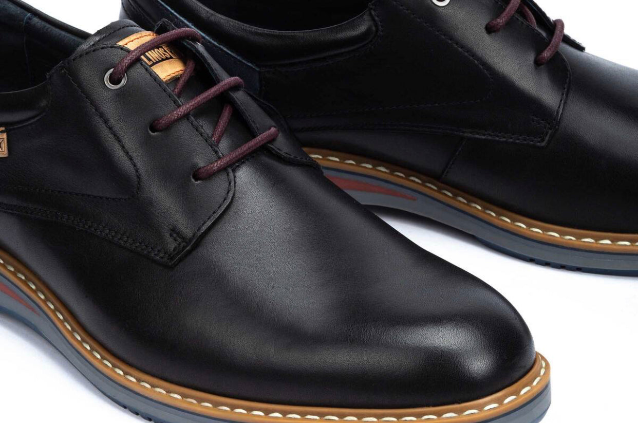 Pikolinos Avila M1T-4050 Black 3 Eyelet Shoe