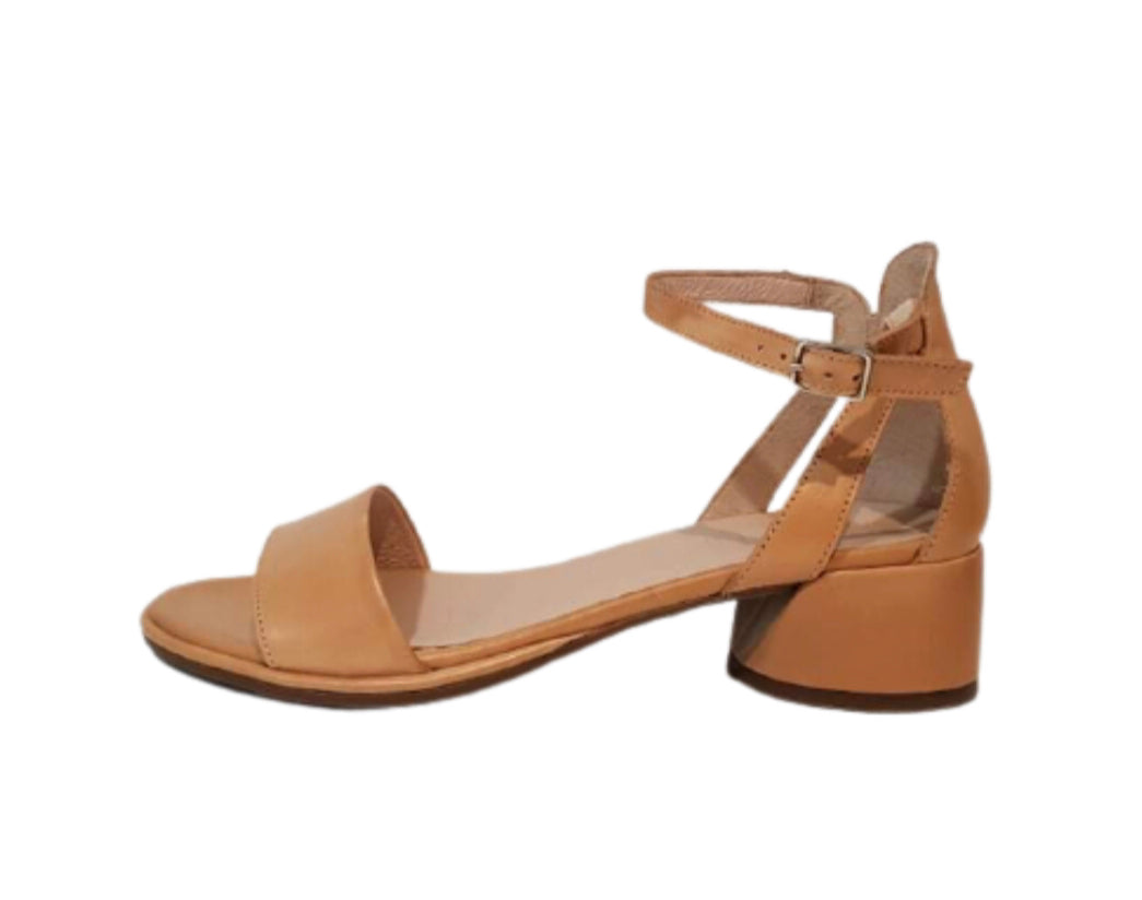 Wonders B-7310 Sand Light Tan Leather Court Shoe Made In Spain