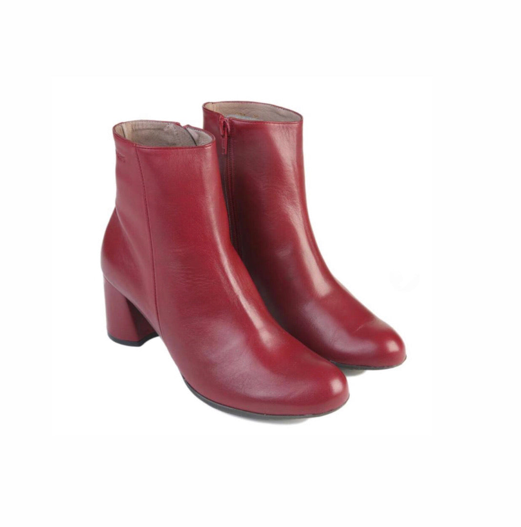 Wonders I-6833 Rubi Red Leather Zip Ankle Boot Made In Spain