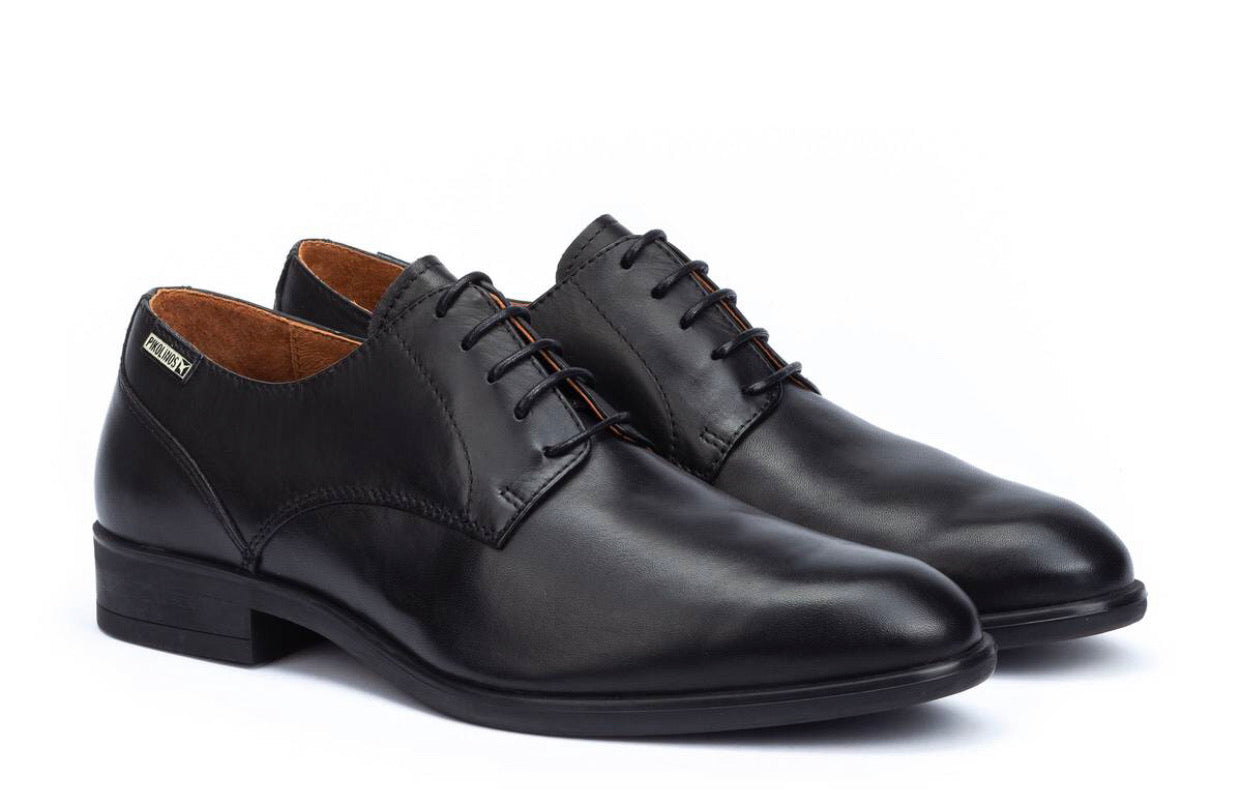 Pikolinos M7J-4187 Black 5 Eyelet Shoe Made In Spain