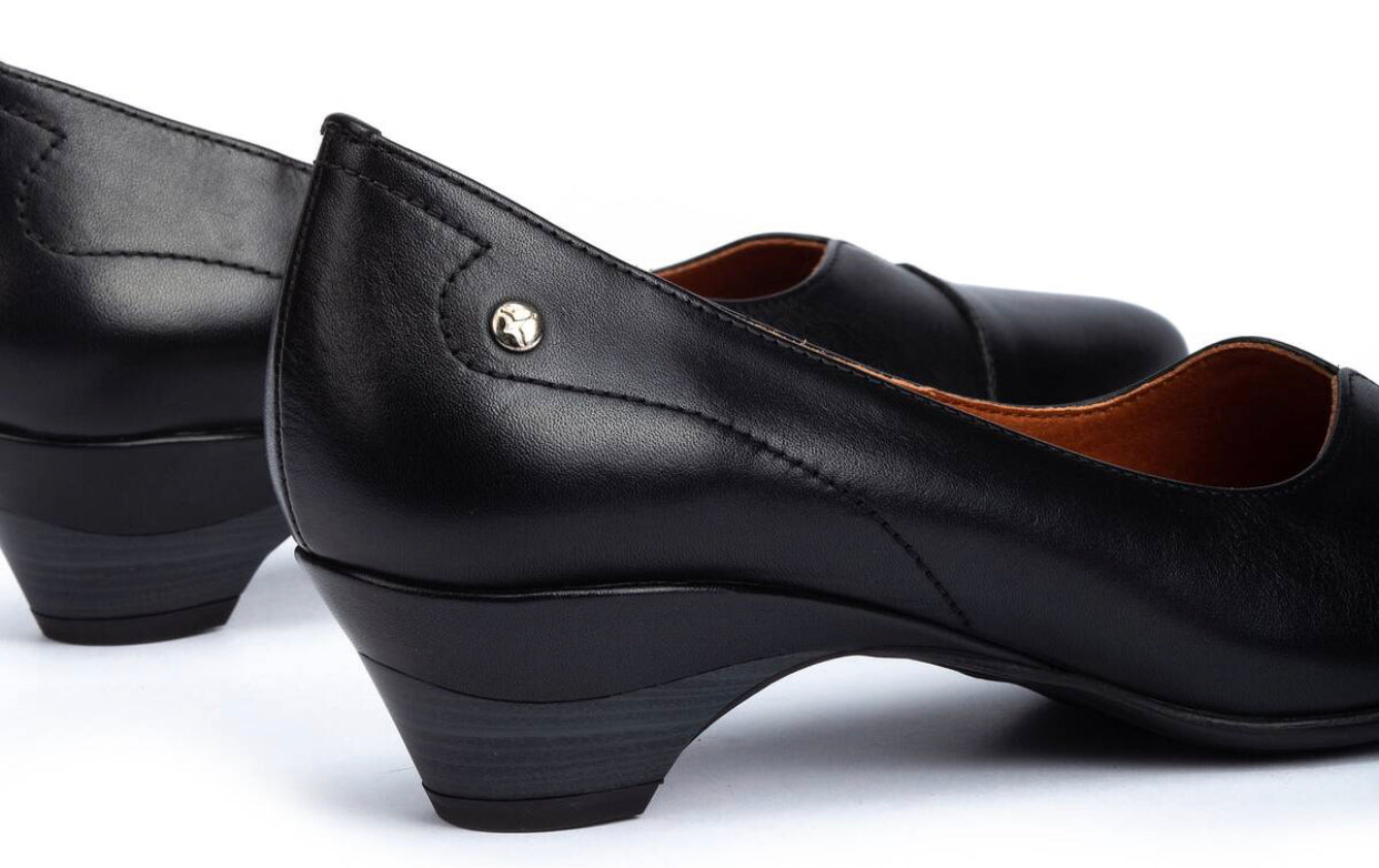 Pikolinos W9J-5964 Blanca Black Court Shoe Made In Spain