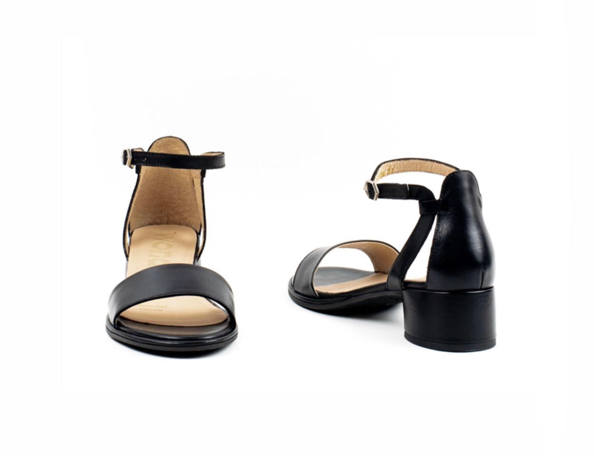 Wonders B-7310 Black Negro Leather Court Shoe Made In Spain