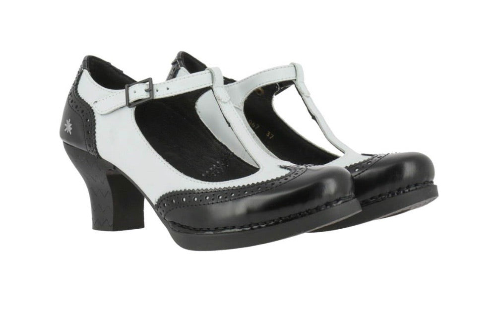 Art 1067 Harlem Black White T-Bar Brogue Court Shoe Made In Spain