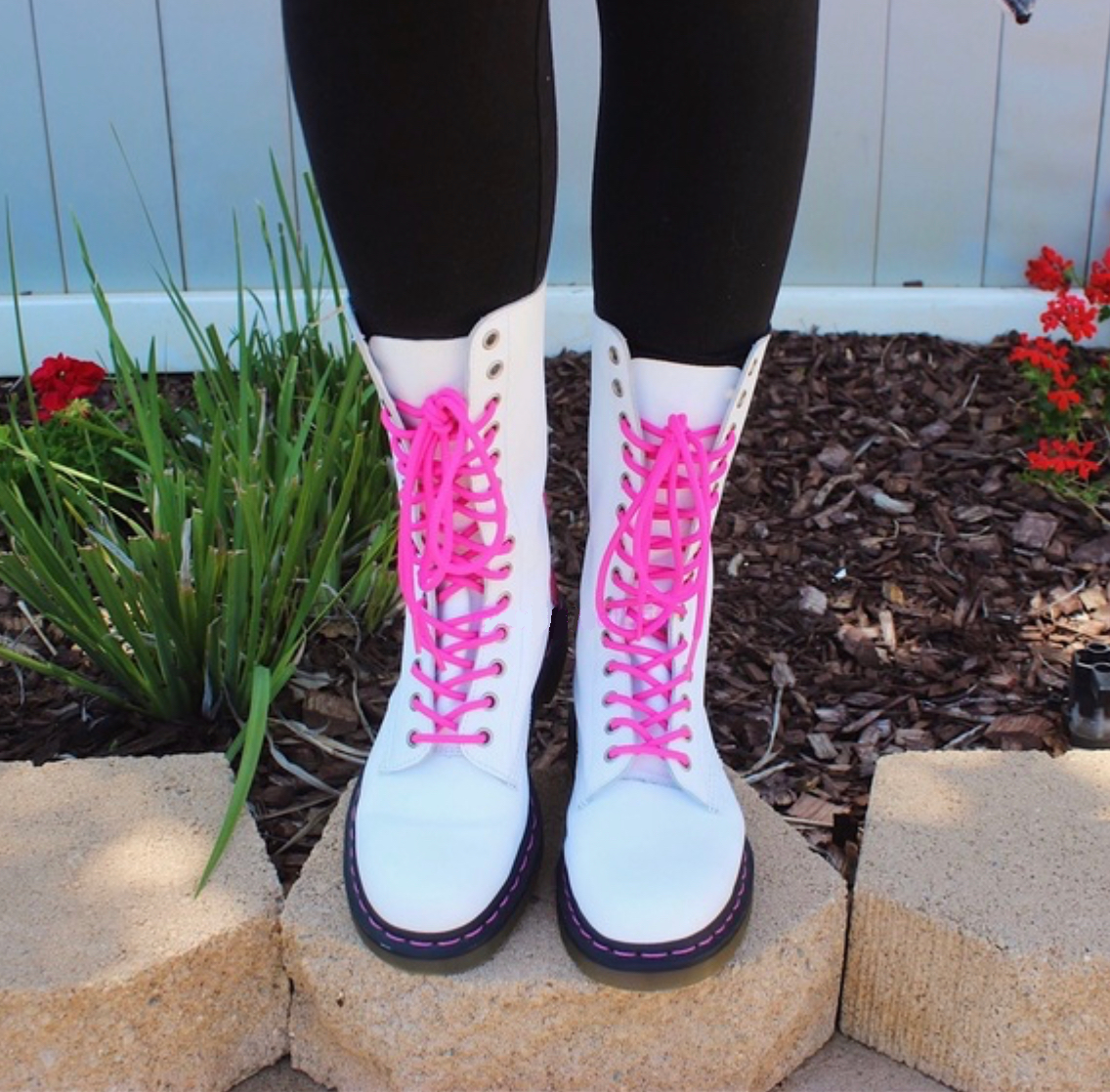 Dr. Martens 1914 Rocker Guitar White Pink 14 Eyelet Boot