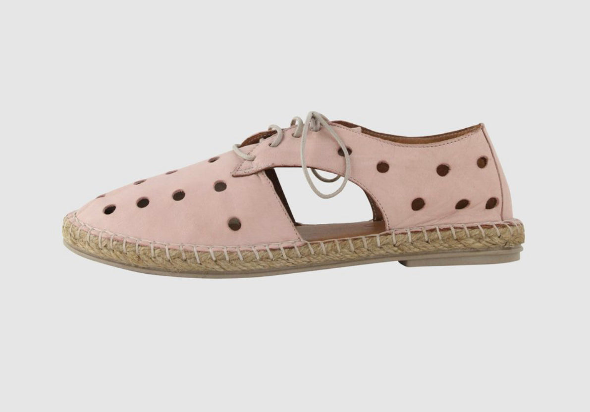 Bueno Karalee Cameo 4 Eyelet Perforated Shoe Made In Turkey