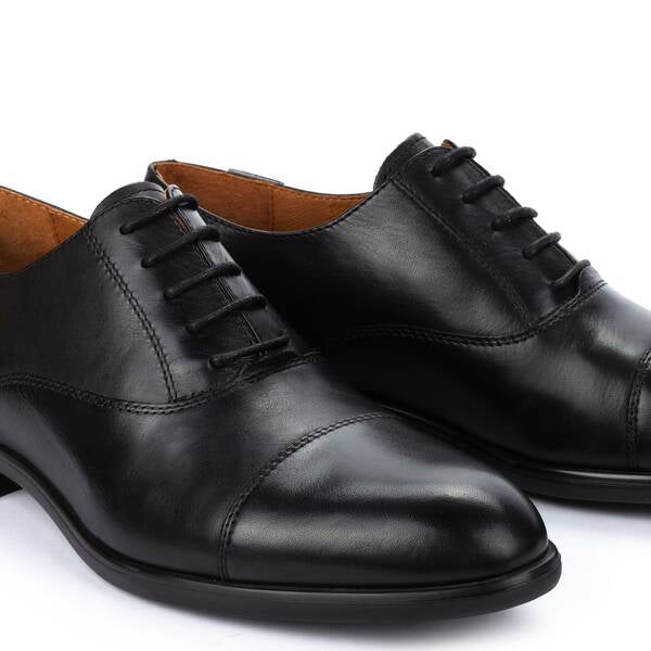 Pikolinos Bristol M7J-4184 Black 5 Eyelet Shoe